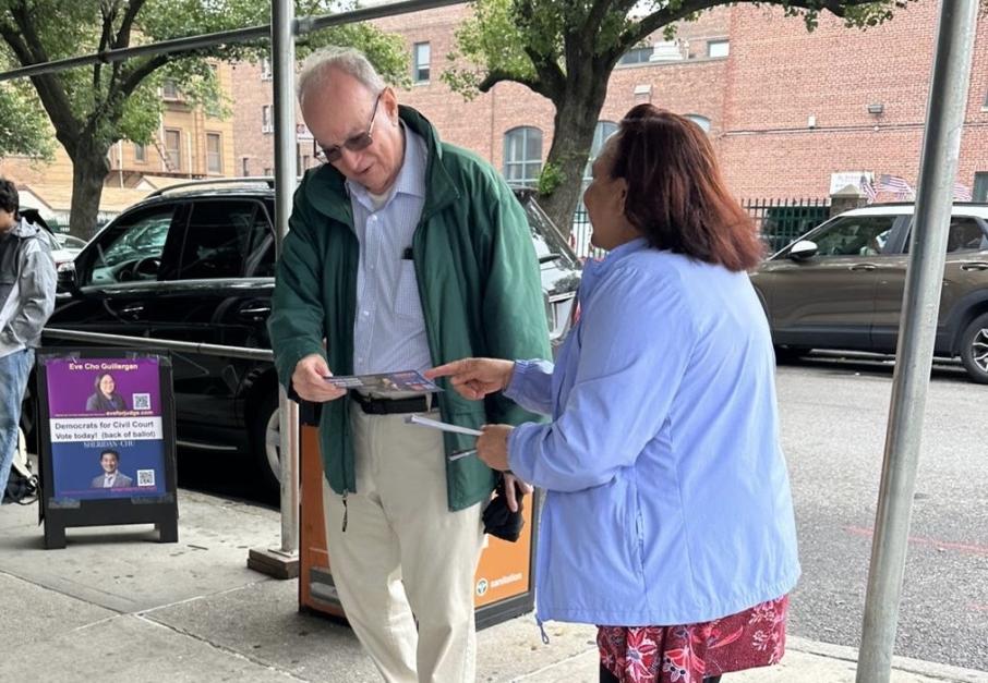 न्यू योर्क सिटी प्राइमरी ‘अर्ली भोटिङ’ को रौनक